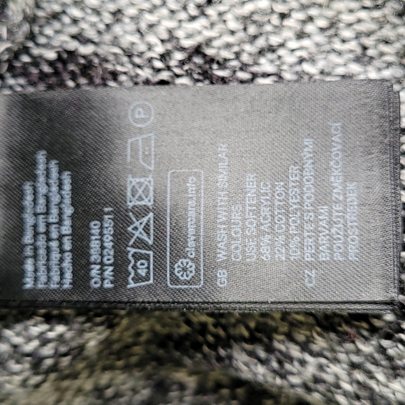 Sweater - Picture 3 of 3